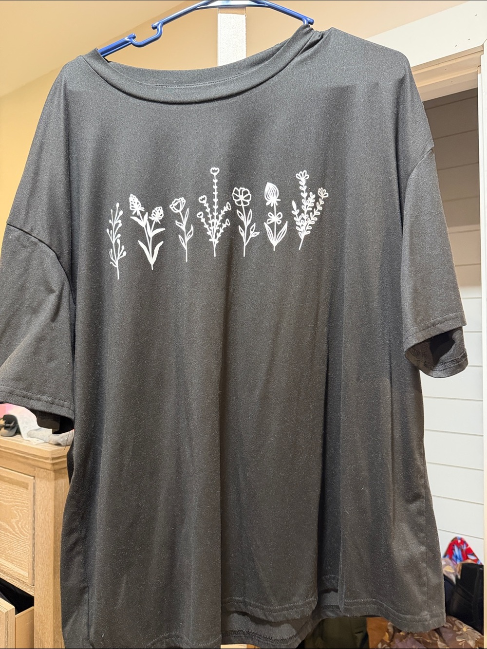 SHEIN Black Short-Sleeve Tee with White Floral Line Art